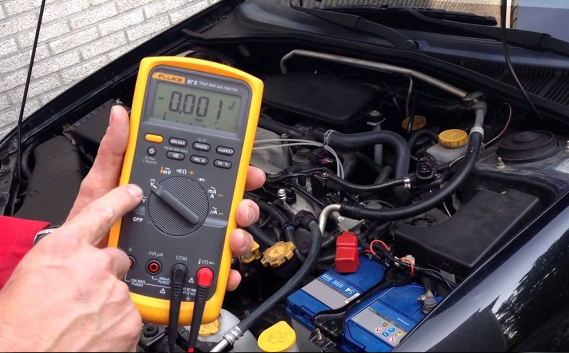 8 Reasons your car battery is draining